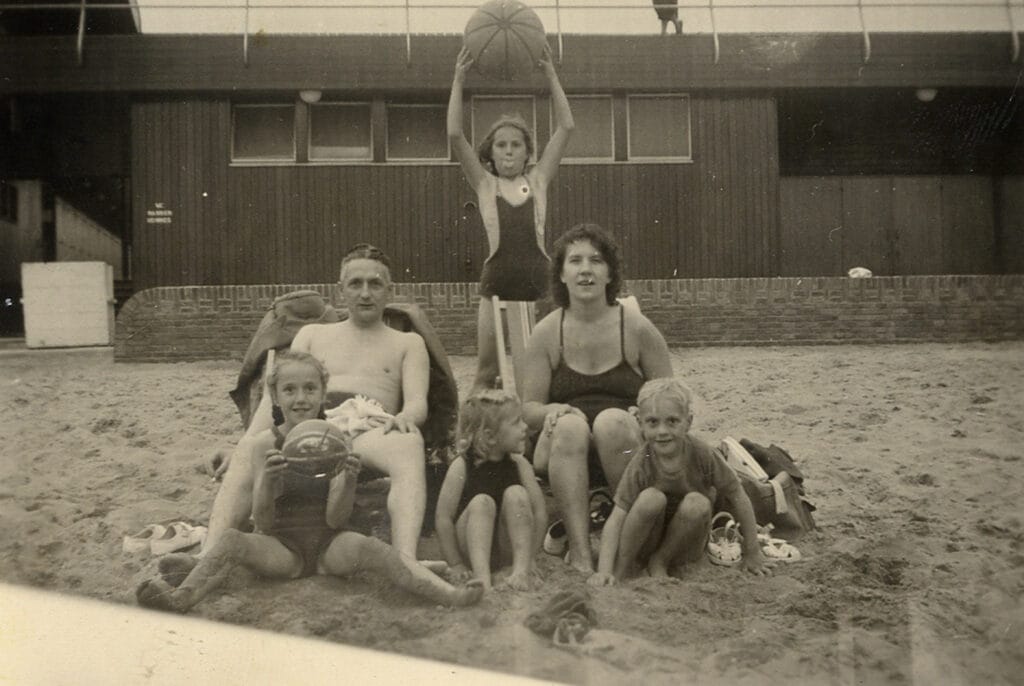 Gezin op het strand van Hofstade